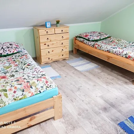 Przy Stajni بيت للعطل